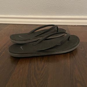 Nike flip flops